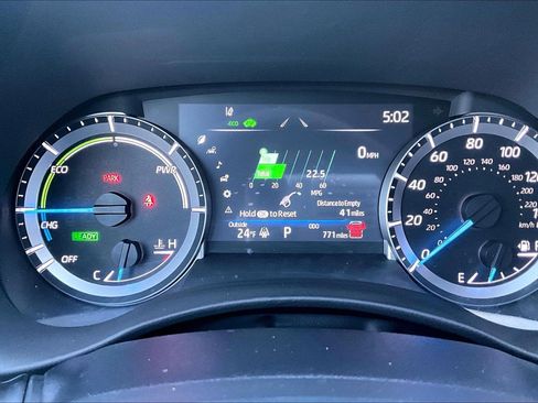 Used 2025 Toyota Highlander XLE image 19