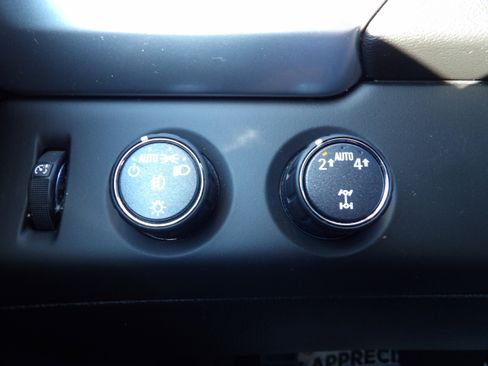 Used 2018 Chevrolet Tahoe LT w/ Luxury Package image 18