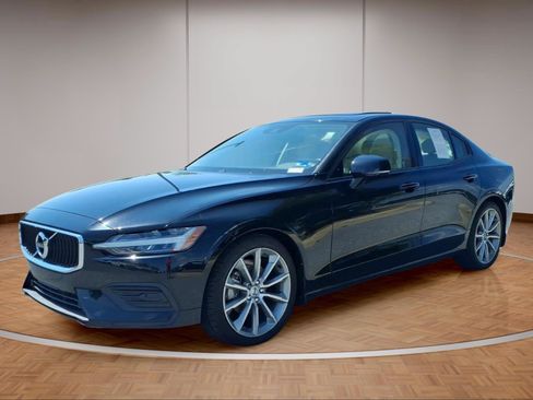 Used 2020 Volvo S60 T5 Momentum w/ Protection Package Premier FWD image 3