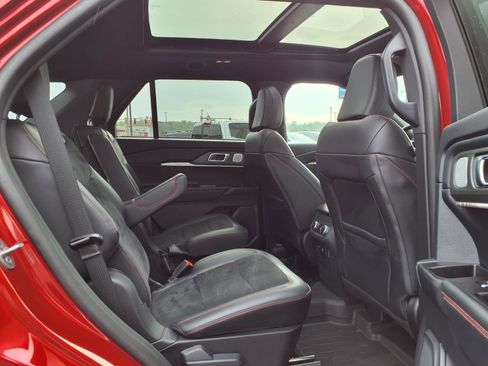 Used 2025 Ford Explorer ST w/ Sun And Sound Package AWD/4WD image 28