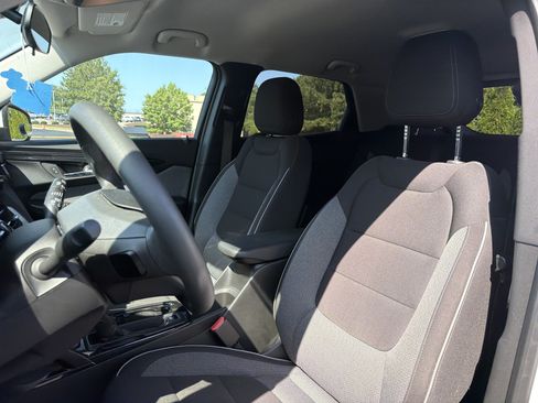 Used 2025 Chevrolet TrailBlazer LT FWD image 7
