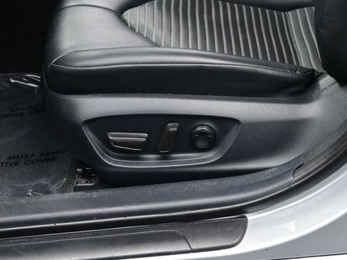 Used 2024 Toyota Camry SE image 11