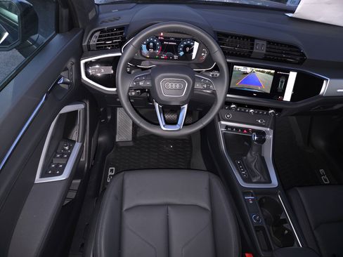 New 2025 Audi Q3 2.0T Premium image 7