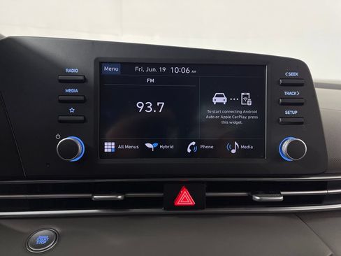 Used 2025 Hyundai Elantra Hybrid FWD image 22