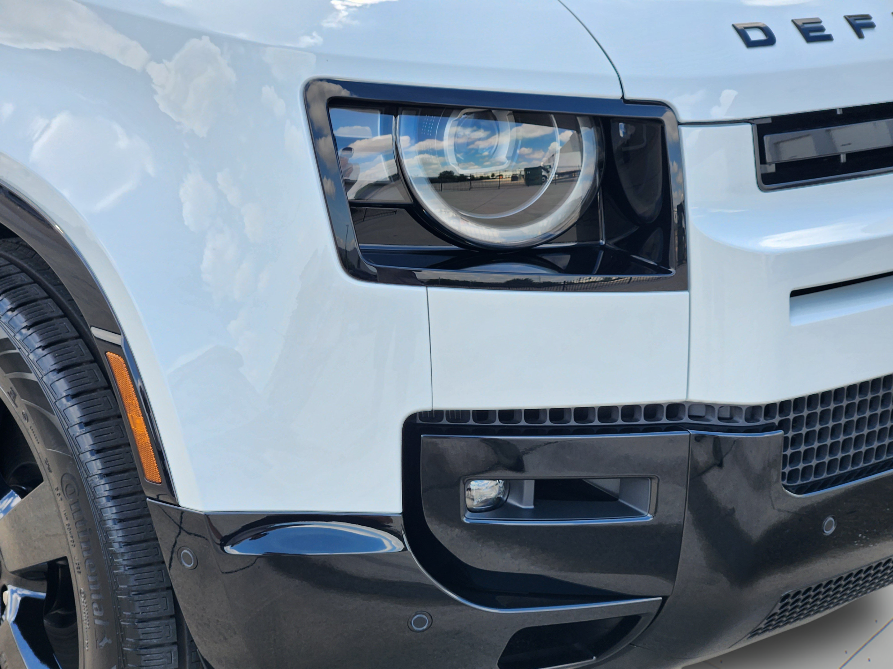 New 2026 Land Rover Defender 130 X-Dynamic SE AWD/4WD image 30
