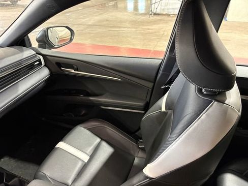 Used 2025 Toyota Camry SE FWD image 22