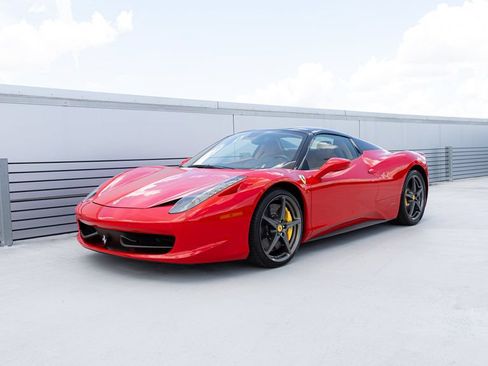 Used 2015 Ferrari 458 Spider RWD image 32