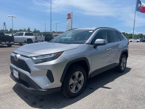 Used 2024 Toyota RAV4 XLE FWD image 3