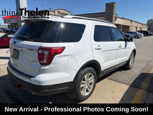 Used 2018 Ford Explorer XLT w/ Equipment Group 202A AWD/4WD image 5