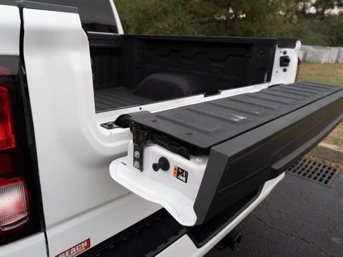 Used 2024 GMC Sierra 1500 Elevation image 11