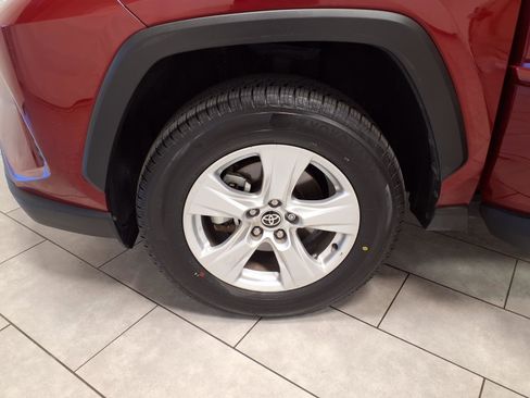 Used 2021 Toyota RAV4 XLE w/ Convenience Package image 30