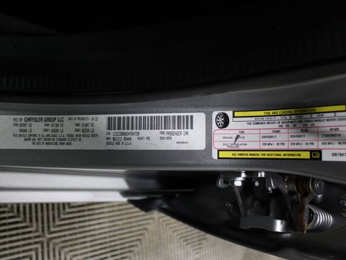 Used 2013 Chrysler 200 Touring image 33