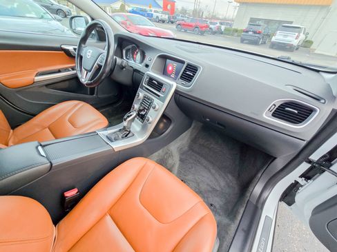 Used 2018 Volvo S60 T5 Inscription image 20