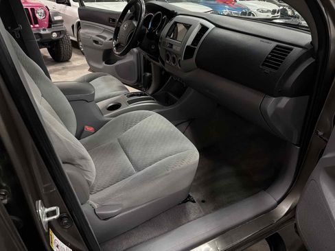 Used 2011 Toyota Tacoma 4x4 Double Cab w/ SR5 Pkg #2 image 13