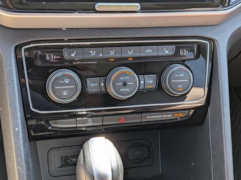 Used 2023 Volkswagen Atlas SE w/ Panoramic Sunroof Package image 24