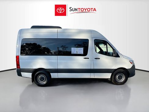 Used 2024 Mercedes-Benz Sprinter 2500 image 2