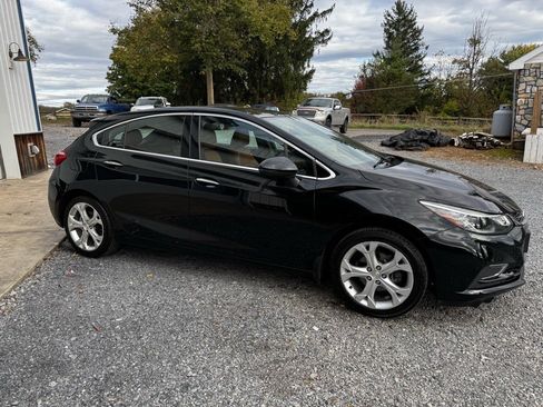 Used 2017 Chevrolet Cruze Premier FWD image 2