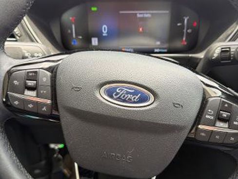 Certified 2026 Ford Escape SE FWD image 7