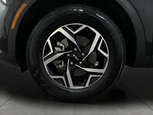 Used 2025 Kia Sportage LX image 12