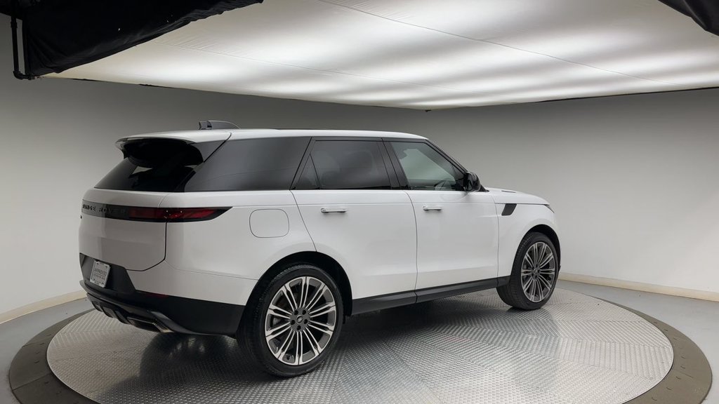 Certified 2025 Land Rover Range Rover Sport SE AWD/4WD image 2