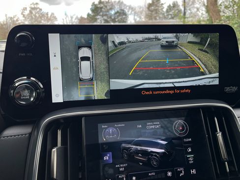 Used 2025 Lexus LX 600 4WD w/ Luxury Package image 77