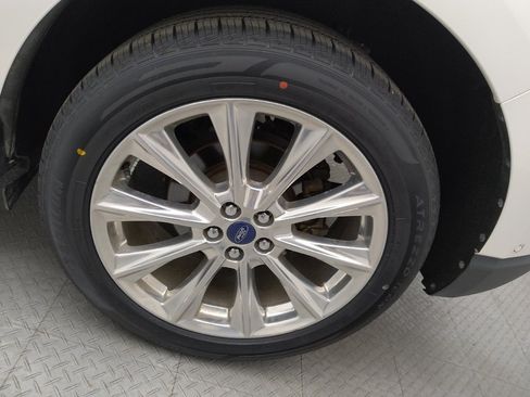 Used 2017 Ford Edge Titanium w/ Equipment Group 302A AWD/4WD image 31