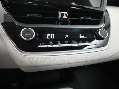 Certified 2025 Toyota Corolla LE image 14