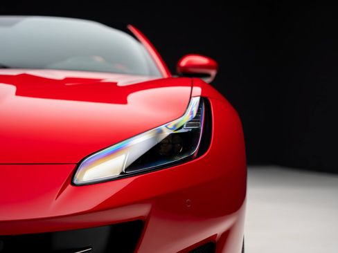 Used 2019 Ferrari Portofino RWD image 12