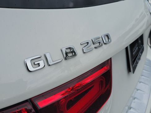 Certified 2023 Mercedes-Benz GLB 250 image 32