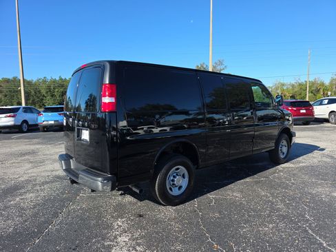 New 2025 Chevrolet Express 2500 Work Van image 4