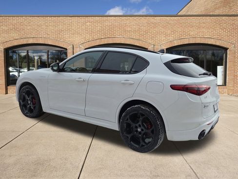 Used 2022 Alfa Romeo Stelvio Veloce image 6