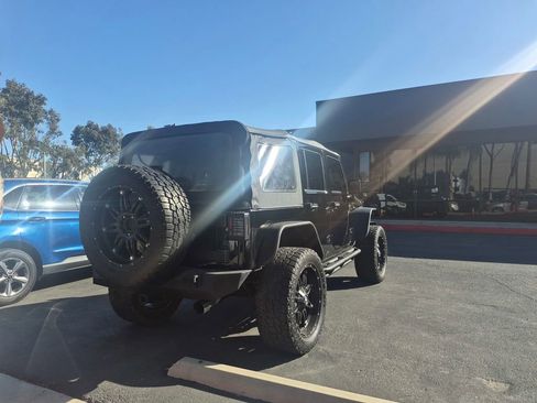 Used 2017 Jeep Wrangler Unlimited Sport w/ Connectivity Group image 7