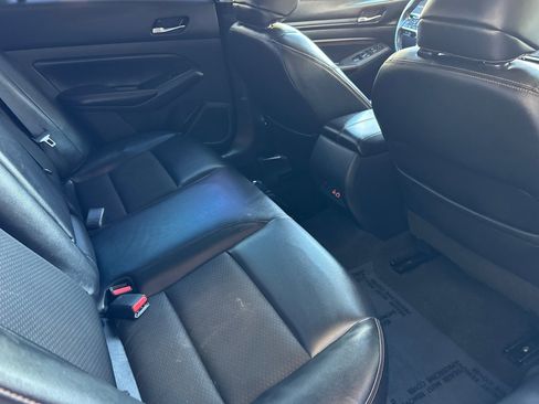 Used 2021 Nissan Altima 2.5 SR w/ SR Premium Package image 18