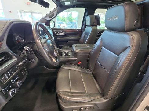 Used 2021 Chevrolet Suburban High Country AWD/4WD image 17