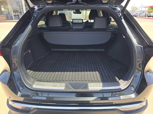 Used 2024 Toyota Venza XLE AWD/4WD image 16