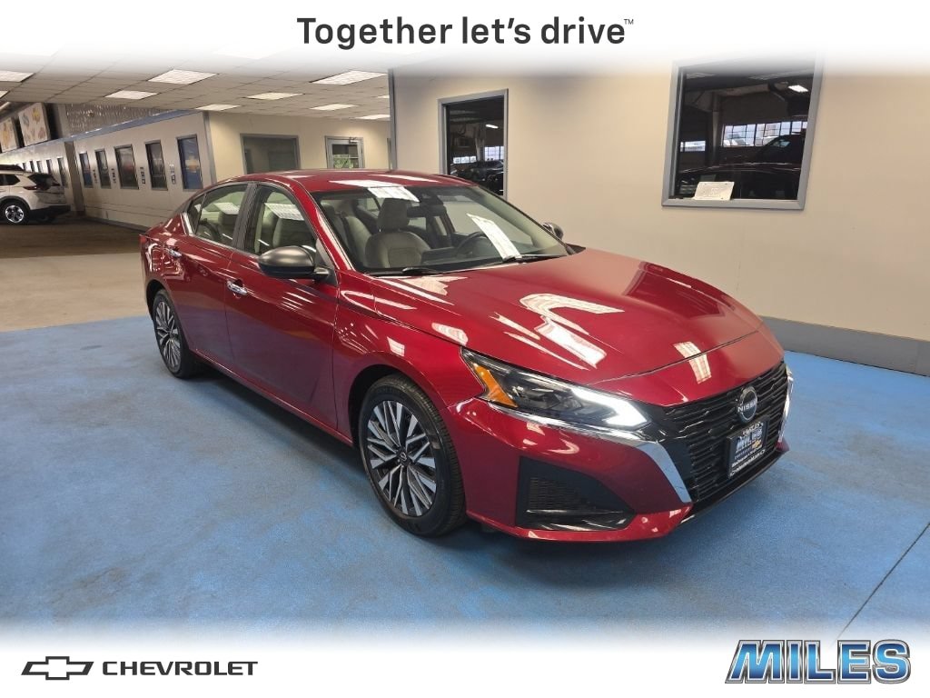 Used 2025 Nissan Altima 2.5 SV FWD image 1