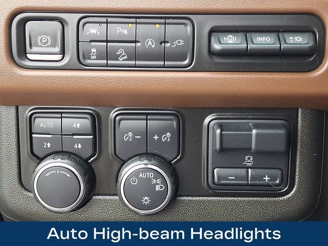 Used 2021 Chevrolet Tahoe High Country w/ Premium Package AWD/4WD image 9