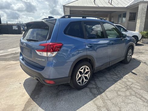 Used 2024 Subaru Forester Premium AWD/4WD image 3