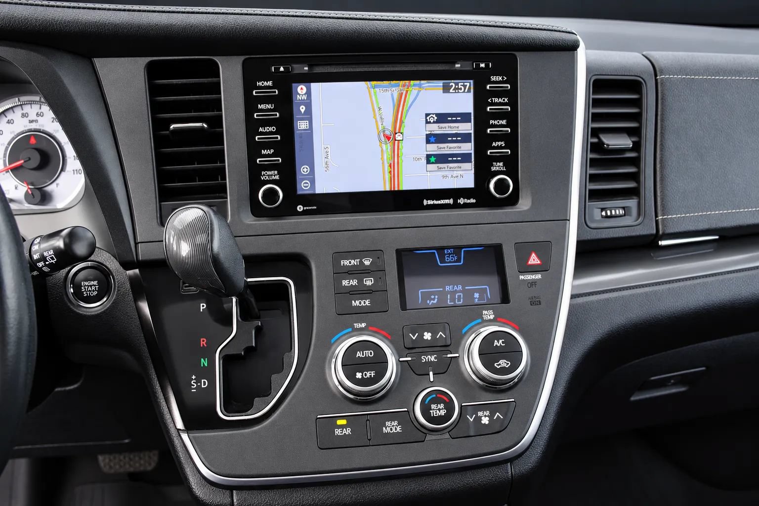 Used 2018 Toyota Sienna SE w/ SE Preferred Package FWD image 20