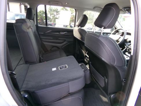 Used 2023 Jeep Grand Cherokee Laredo image 44