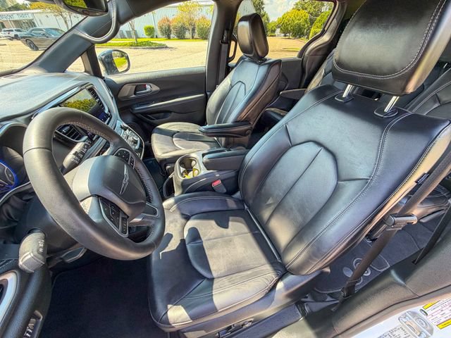 Used 2025 Chrysler Pacifica Select FWD image 17
