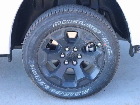 New 2026 RAM 1500 Big Horn AWD/4WD image 19