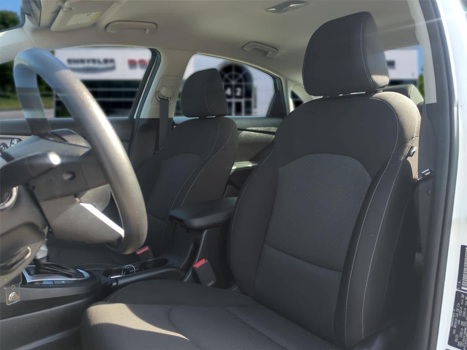 Used 2023 Kia Forte LXS w/ LXS Technology Package FWD image 13