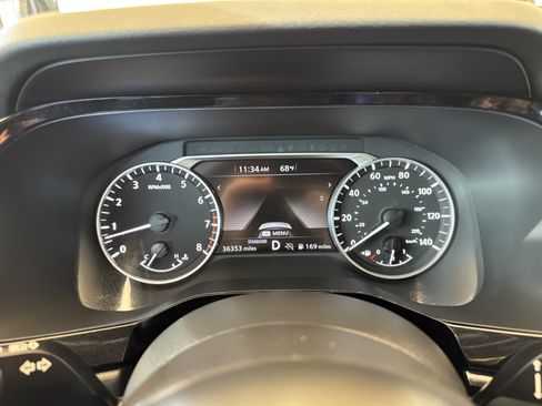 Used 2024 Nissan Pathfinder SV image 42