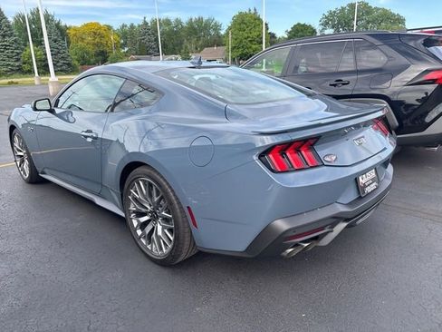 Used 2025 Ford Mustang GT Premium RWD image 4