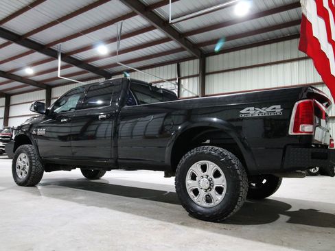 Used 2017 RAM 2500 Laramie w/ Convenience Group image 9