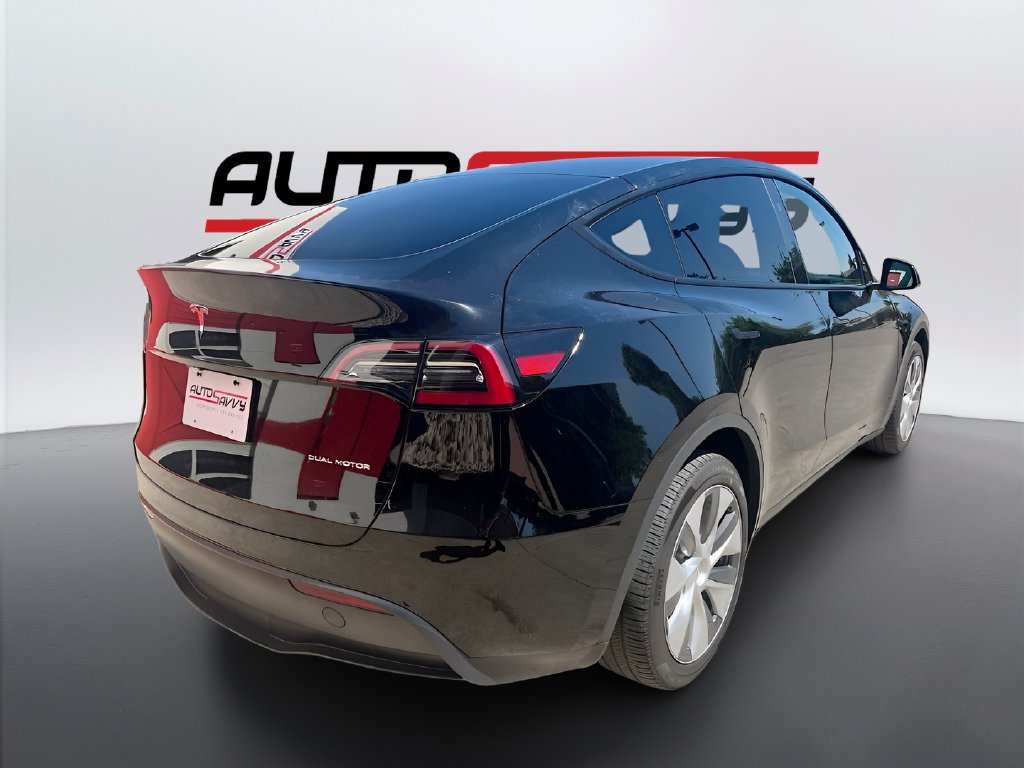 Used 2024 Tesla Model Y Long Range AWD/4WD image 7