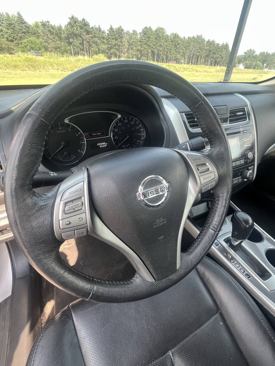 Used 2015 Nissan Altima 2.5 SL w/ Moonroof Package FWD image 5