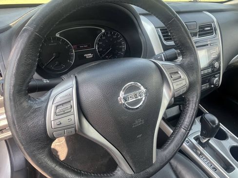 Used 2015 Nissan Altima 2.5 SL w/ Moonroof Package FWD image 5