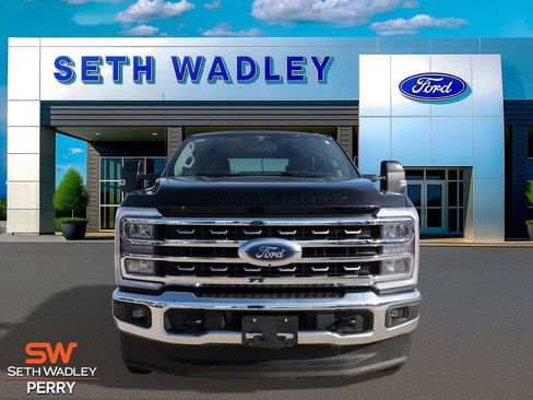 Certified 2025 Ford F250 Lariat w/ FX4 Off-Road Package image 4